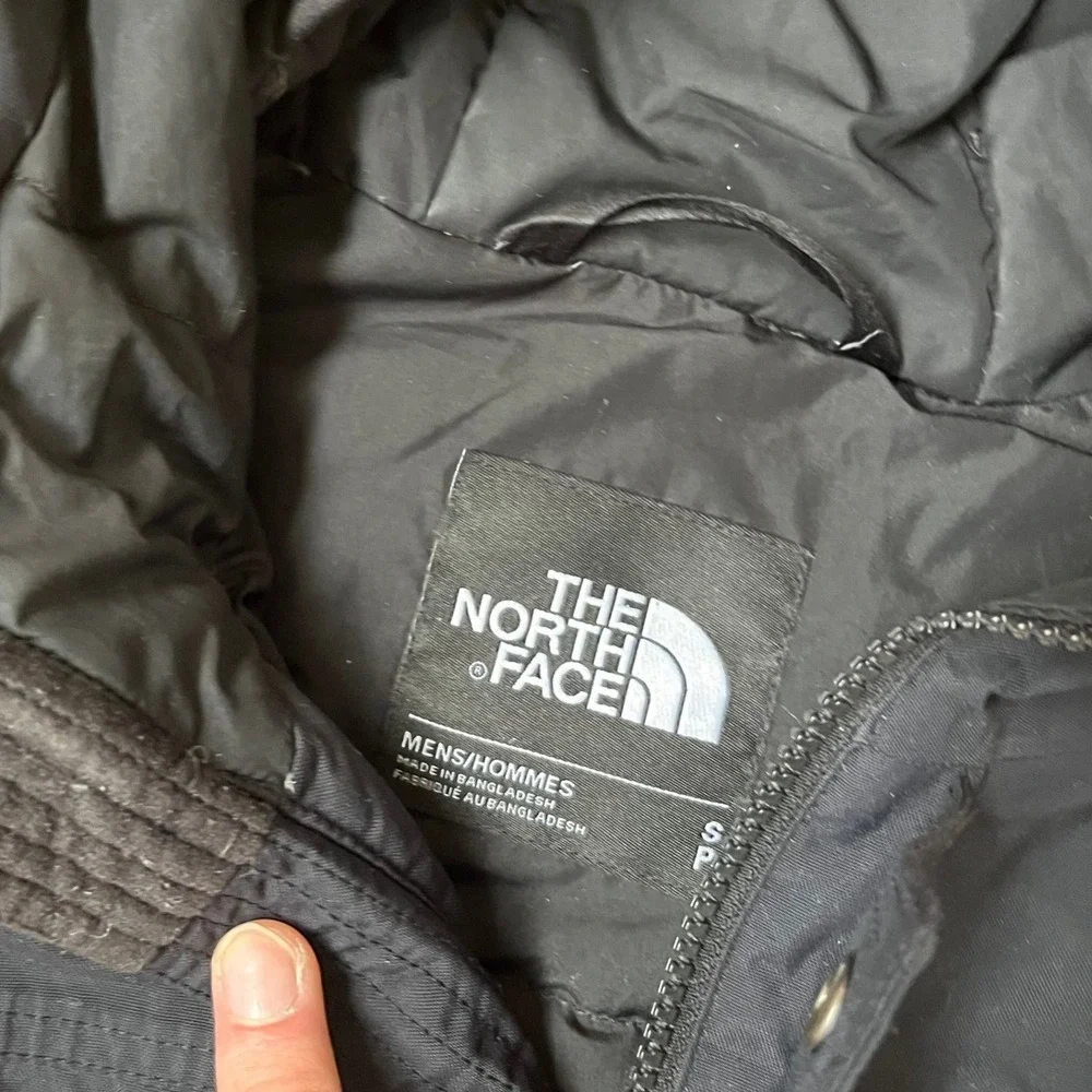 The North Face Mens Gotham Parka Black Faux Fur Hood HyVent Jacket Small - Picture 3 of 6